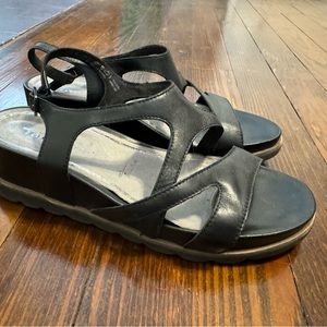 Tamaris comfortable and elegant women’s black sandals